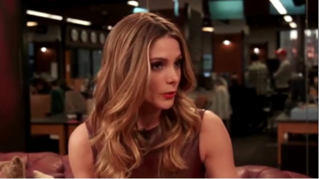 Ashley-Greene-dot_nl-6april2016HuffPostLive0162.jpg