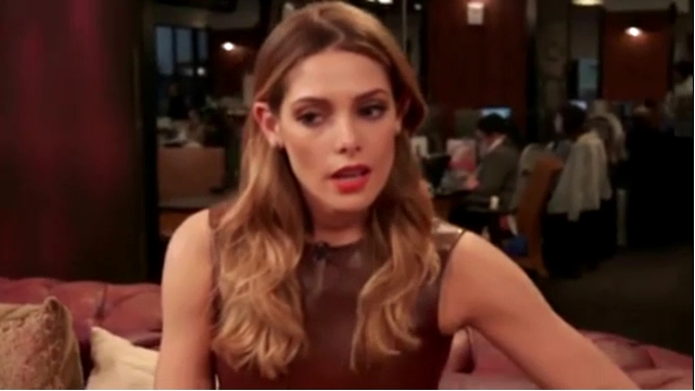 Ashley-Greene-dot_nl-6april2016HuffPostLive0418.jpg