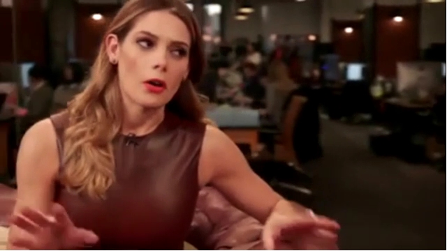 Ashley-Greene-dot_nl-6april2016HuffPostLive0578.jpg