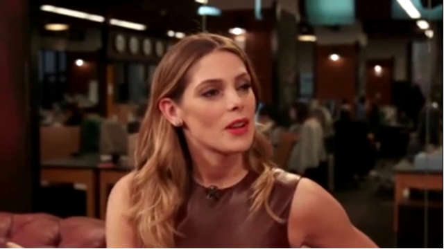 Ashley-Greene-dot_nl-6april2016HuffPostLive0618.jpg