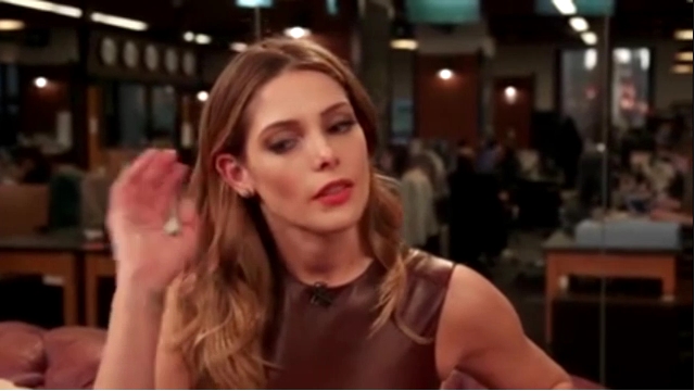 Ashley-Greene-dot_nl-6april2016HuffPostLive0625.jpg