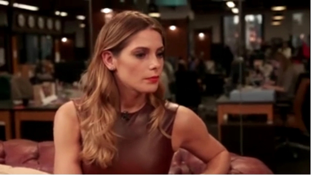 Ashley-Greene-dot_nl-6april2016HuffPostLive0630.jpg