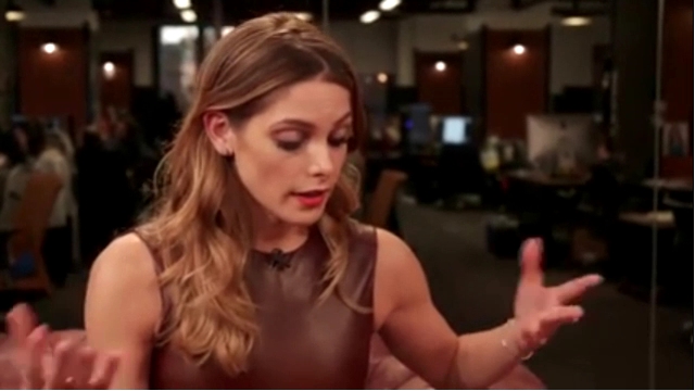 Ashley-Greene-dot_nl-6april2016HuffPostLive0652.jpg