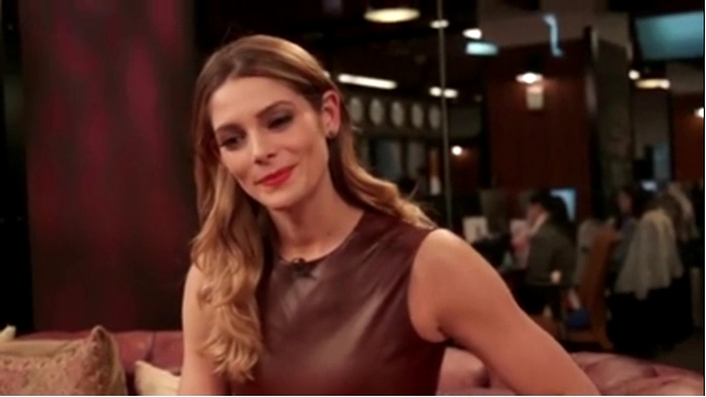 Ashley-Greene-dot_nl-6april2016HuffPostLive0812.jpg