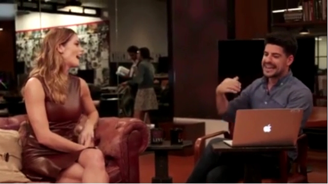 Ashley-Greene-dot_nl-6april2016HuffPostLive0844.jpg