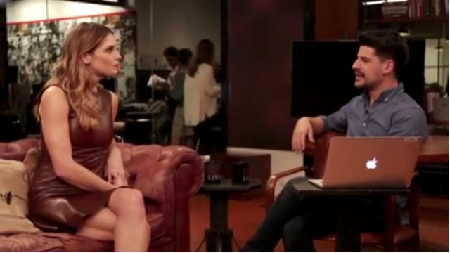 Ashley-Greene-dot_nl-6april2016HuffPostLive0847.jpg