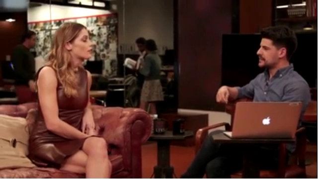 Ashley-Greene-dot_nl-6april2016HuffPostLive0849.jpg