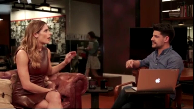Ashley-Greene-dot_nl-6april2016HuffPostLive0863.jpg