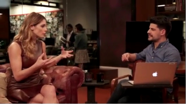 Ashley-Greene-dot_nl-6april2016HuffPostLive0870.jpg