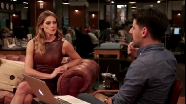 Ashley-Greene-dot_nl-6april2016HuffPostLive0927.jpg