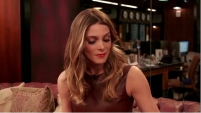 Ashley-Greene-dot_nl-6april2016HuffPostLive0060.jpg