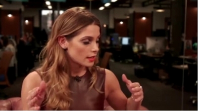 Ashley-Greene-dot_nl-6april2016HuffPostLive0655.jpg