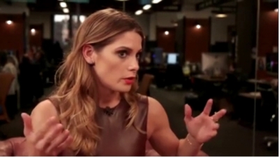 Ashley-Greene-dot_nl-6april2016HuffPostLive0656.jpg