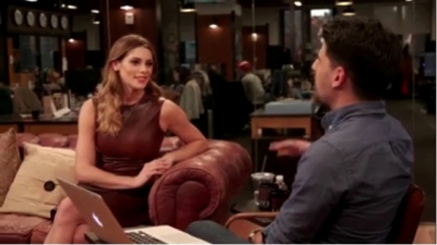 Ashley-Greene-dot_nl-6april2016HuffPostLive0918.jpg