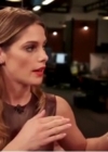 Ashley-Greene-dot_nl-6april2016HuffPostLive0658.jpg