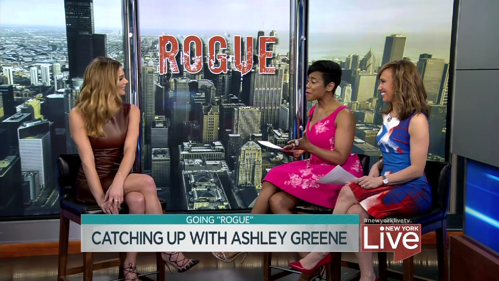 Ashley-Greene-dot_nl-6april2016HuffPostLive0042.jpg