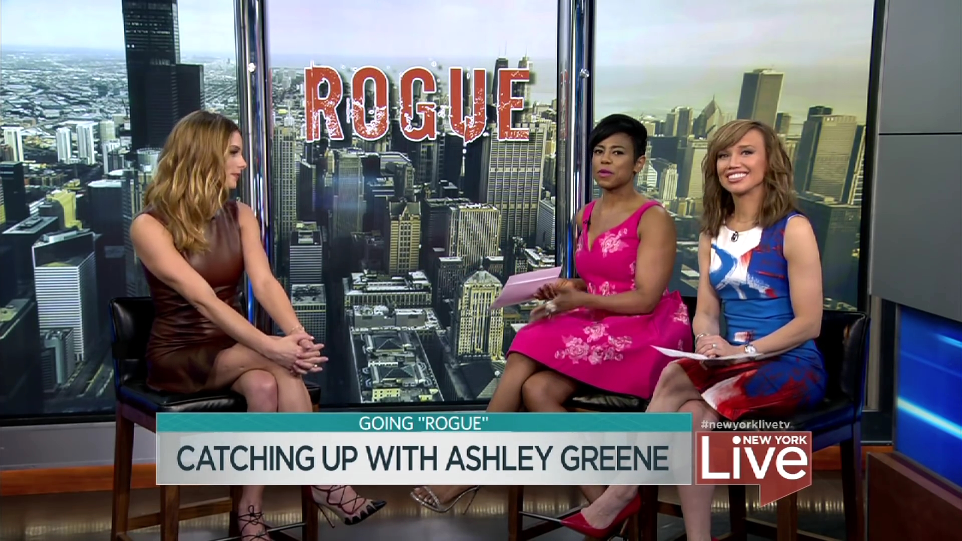 Ashley-Greene-dot_nl-6april2016HuffPostLive0211.jpg