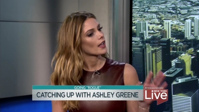 Ashley-Greene-dot_nl-6april2016HuffPostLive0114.jpg