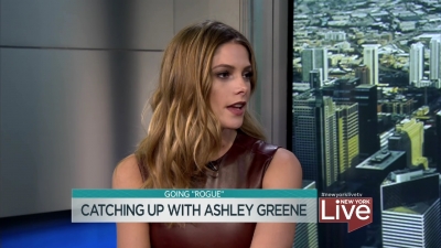 Ashley-Greene-dot_nl-6april2016HuffPostLive0135.jpg