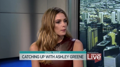 Ashley-Greene-dot_nl-6april2016HuffPostLive0136.jpg