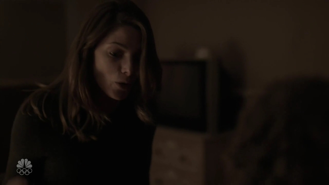 Ashley-Greene-dot_nl-6april2016LateNightwithSethMeyers0014.jpg