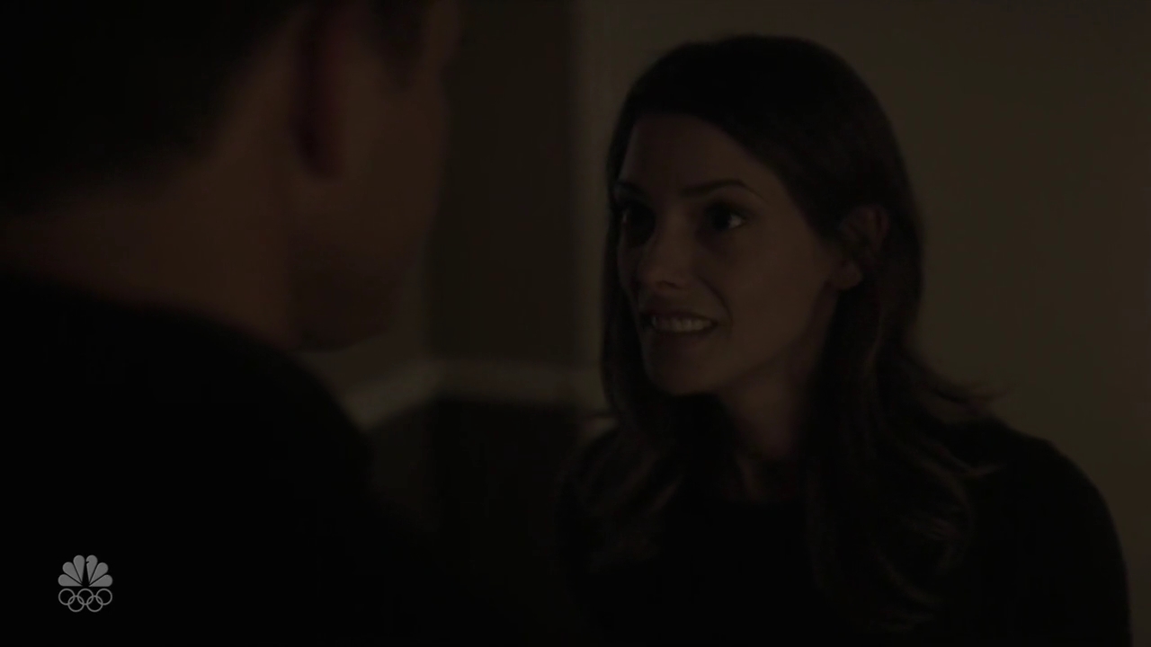Ashley-Greene-dot_nl-6april2016LateNightwithSethMeyers0030.jpg
