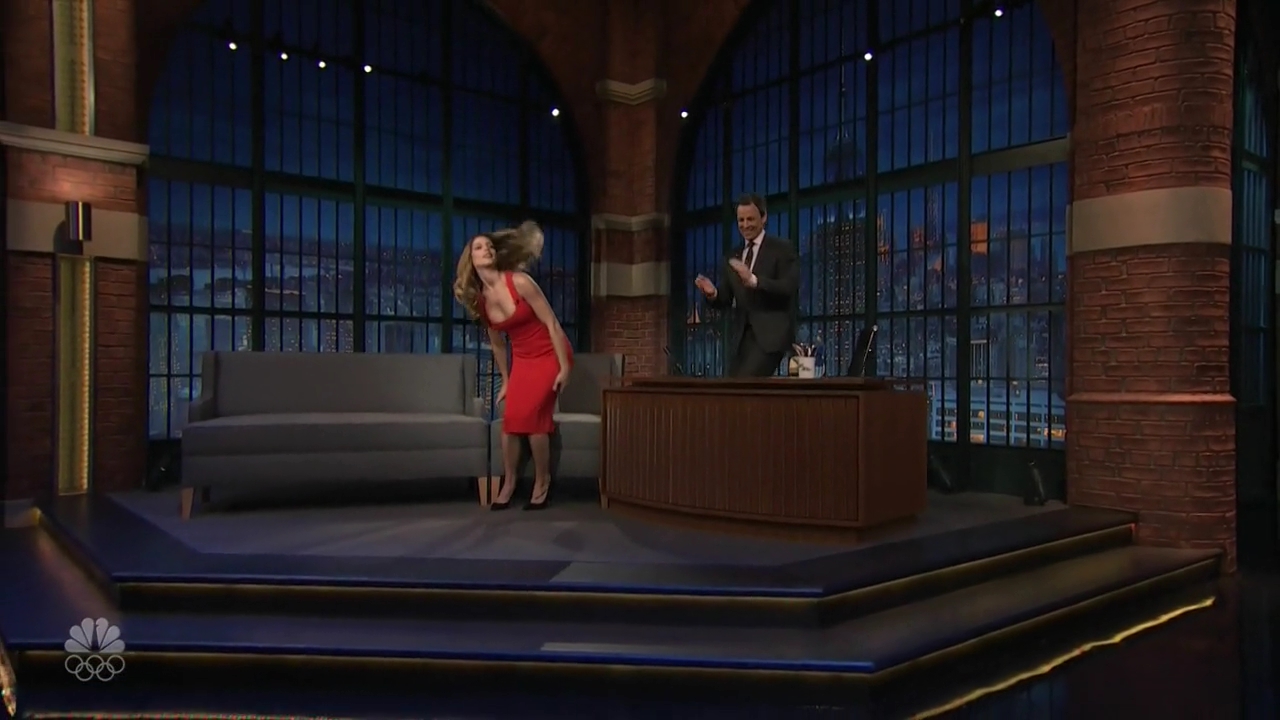 Ashley-Greene-dot_nl-6april2016LateNightwithSethMeyers0050.jpg