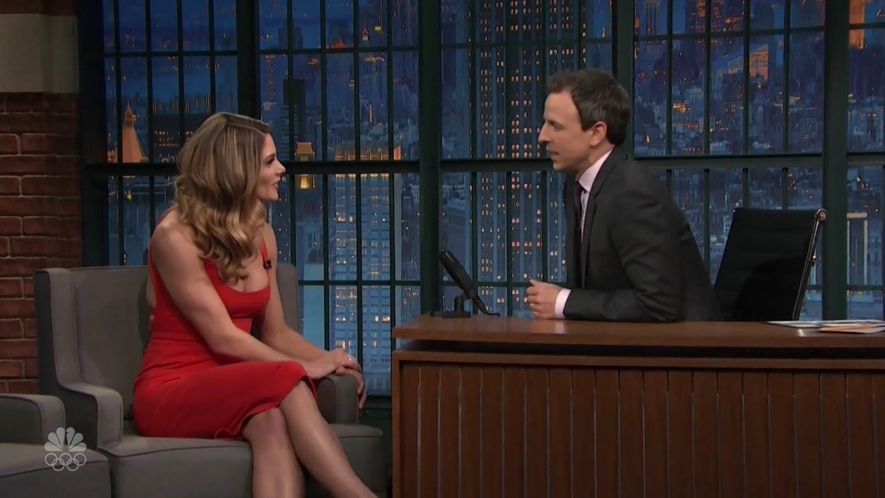 Ashley-Greene-dot_nl-6april2016LateNightwithSethMeyers0055.jpg