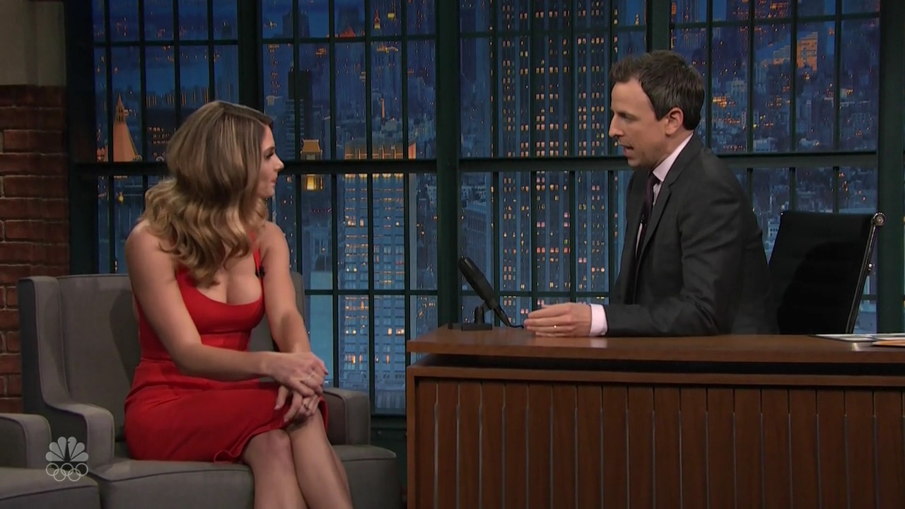 Ashley-Greene-dot_nl-6april2016LateNightwithSethMeyers0058.jpg