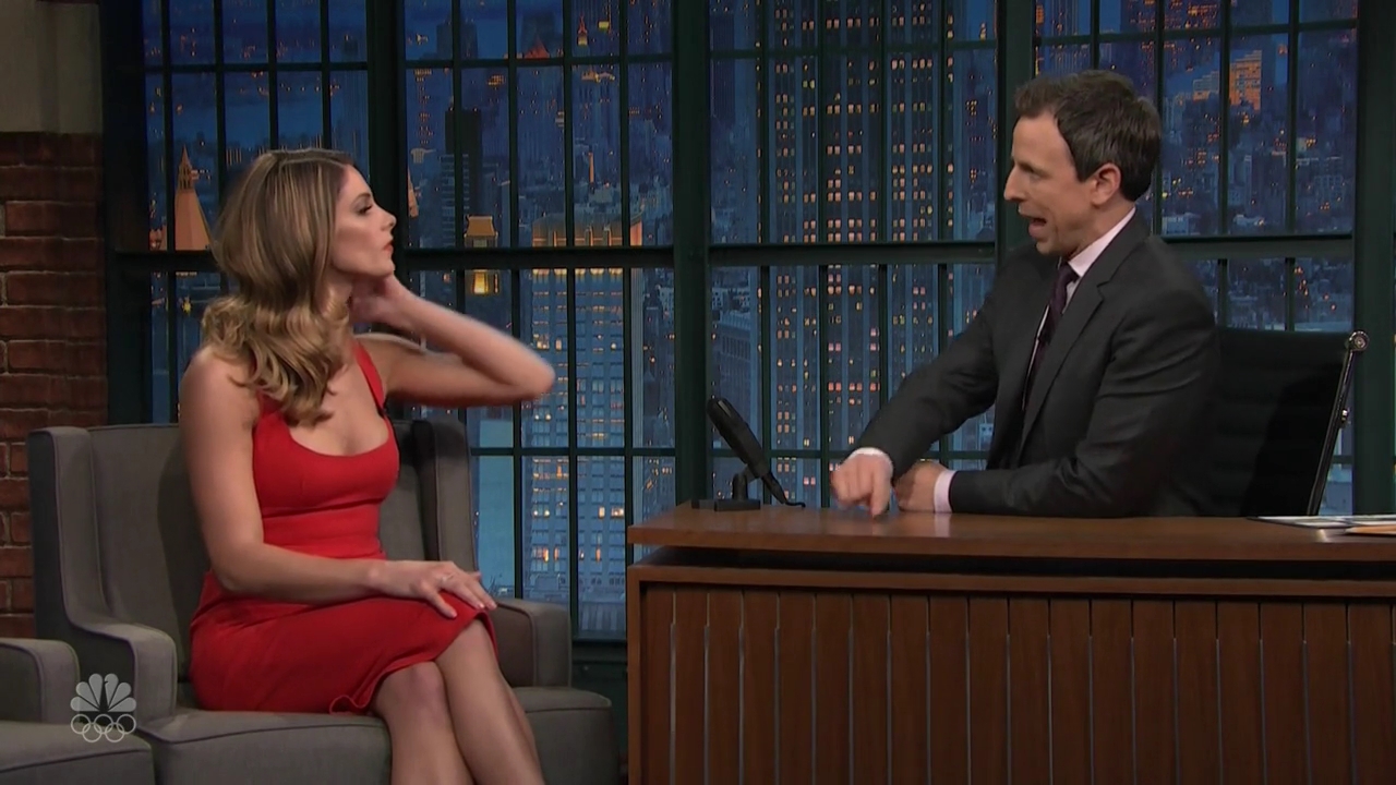 Ashley-Greene-dot_nl-6april2016LateNightwithSethMeyers0061.jpg
