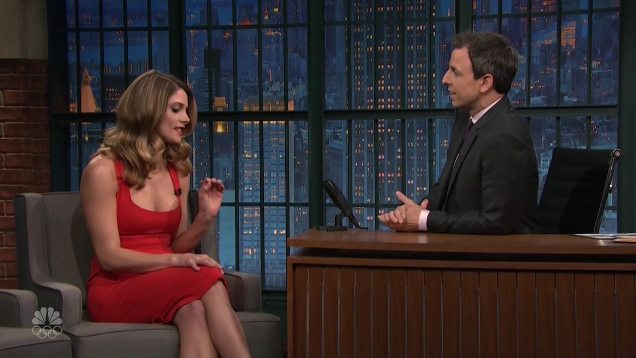 Ashley-Greene-dot_nl-6april2016LateNightwithSethMeyers0068.jpg