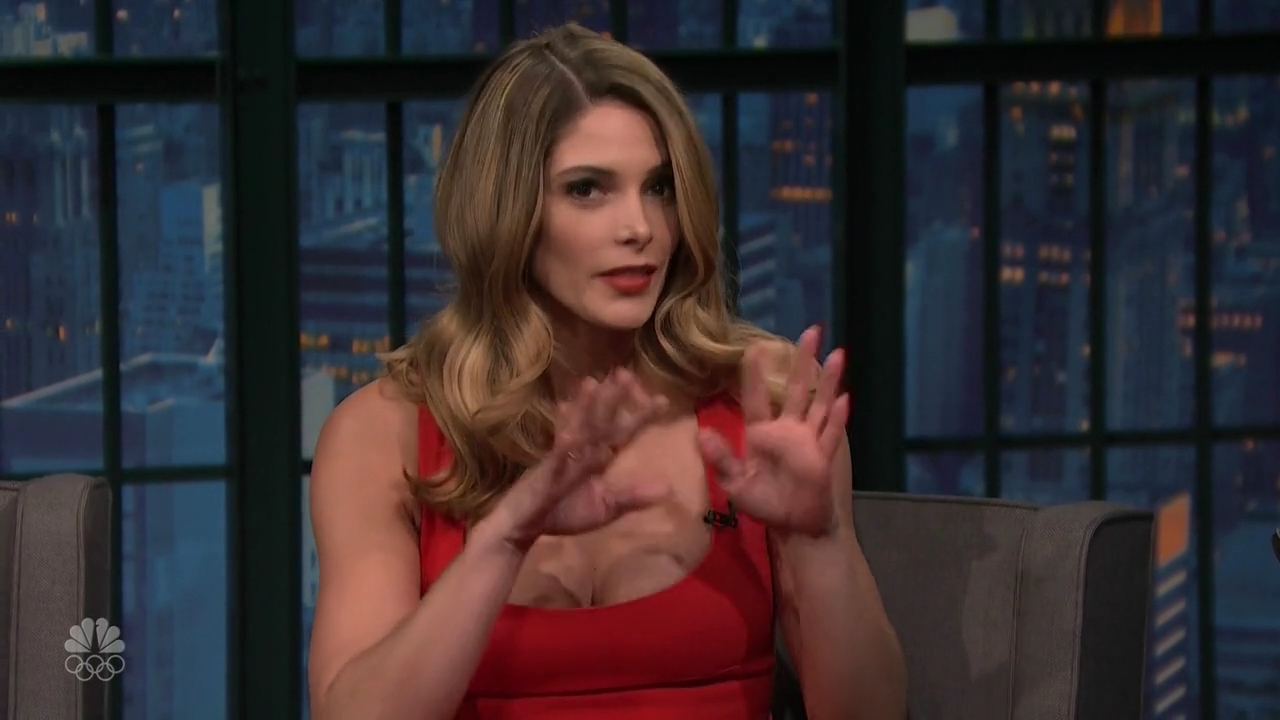 Ashley-Greene-dot_nl-6april2016LateNightwithSethMeyers0071.jpg