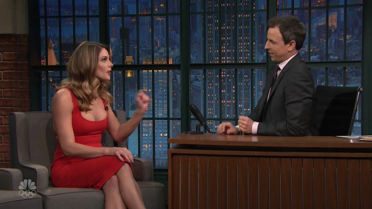 Ashley-Greene-dot_nl-6april2016LateNightwithSethMeyers0084.jpg