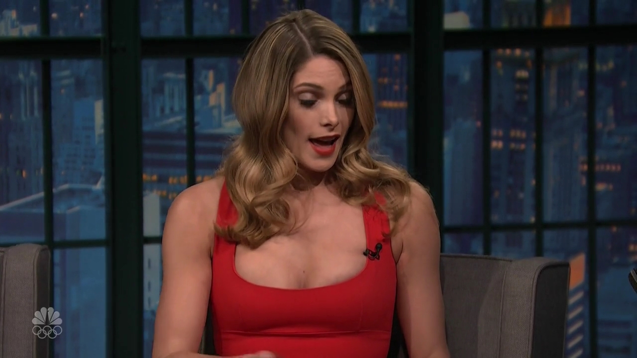 Ashley-Greene-dot_nl-6april2016LateNightwithSethMeyers0092.jpg