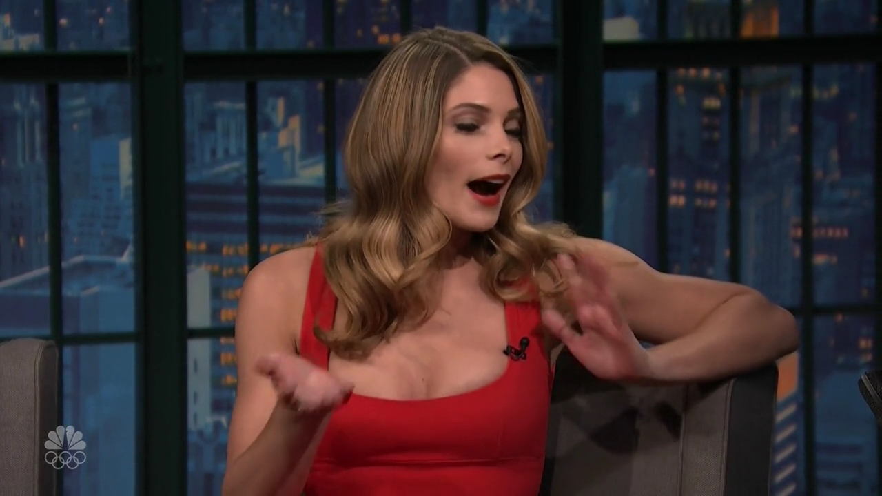 Ashley-Greene-dot_nl-6april2016LateNightwithSethMeyers0096.jpg