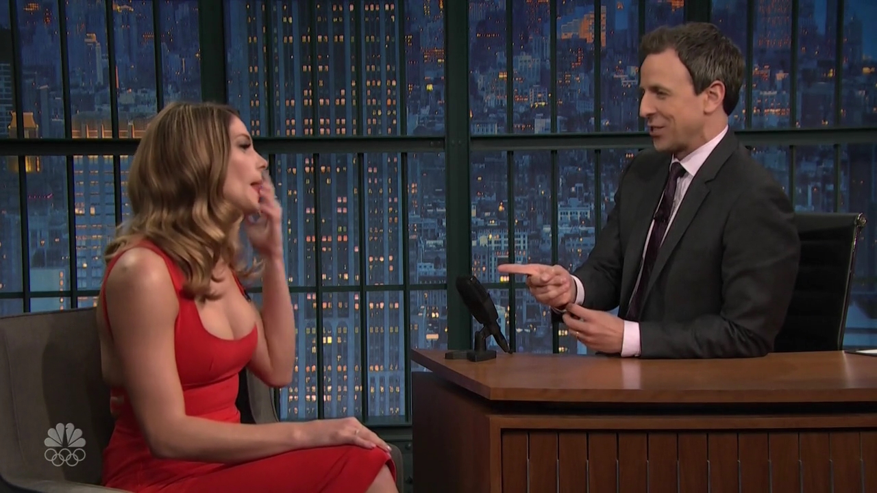 Ashley-Greene-dot_nl-6april2016LateNightwithSethMeyers0107.jpg