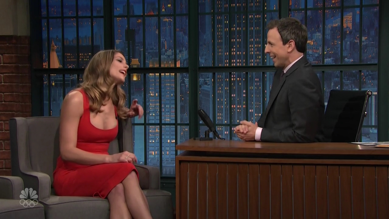 Ashley-Greene-dot_nl-6april2016LateNightwithSethMeyers0124.jpg