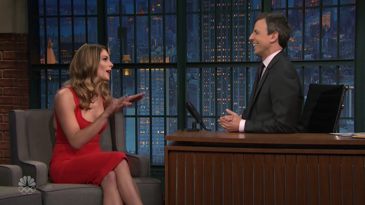 Ashley-Greene-dot_nl-6april2016LateNightwithSethMeyers0125.jpg