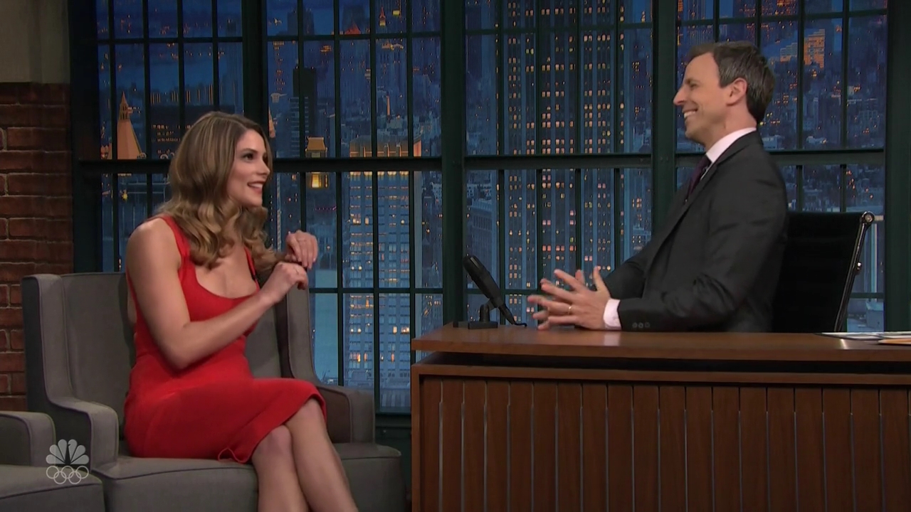 Ashley-Greene-dot_nl-6april2016LateNightwithSethMeyers0126.jpg