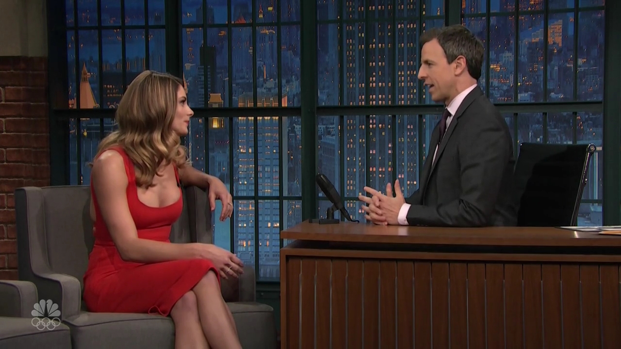 Ashley-Greene-dot_nl-6april2016LateNightwithSethMeyers0136.jpg
