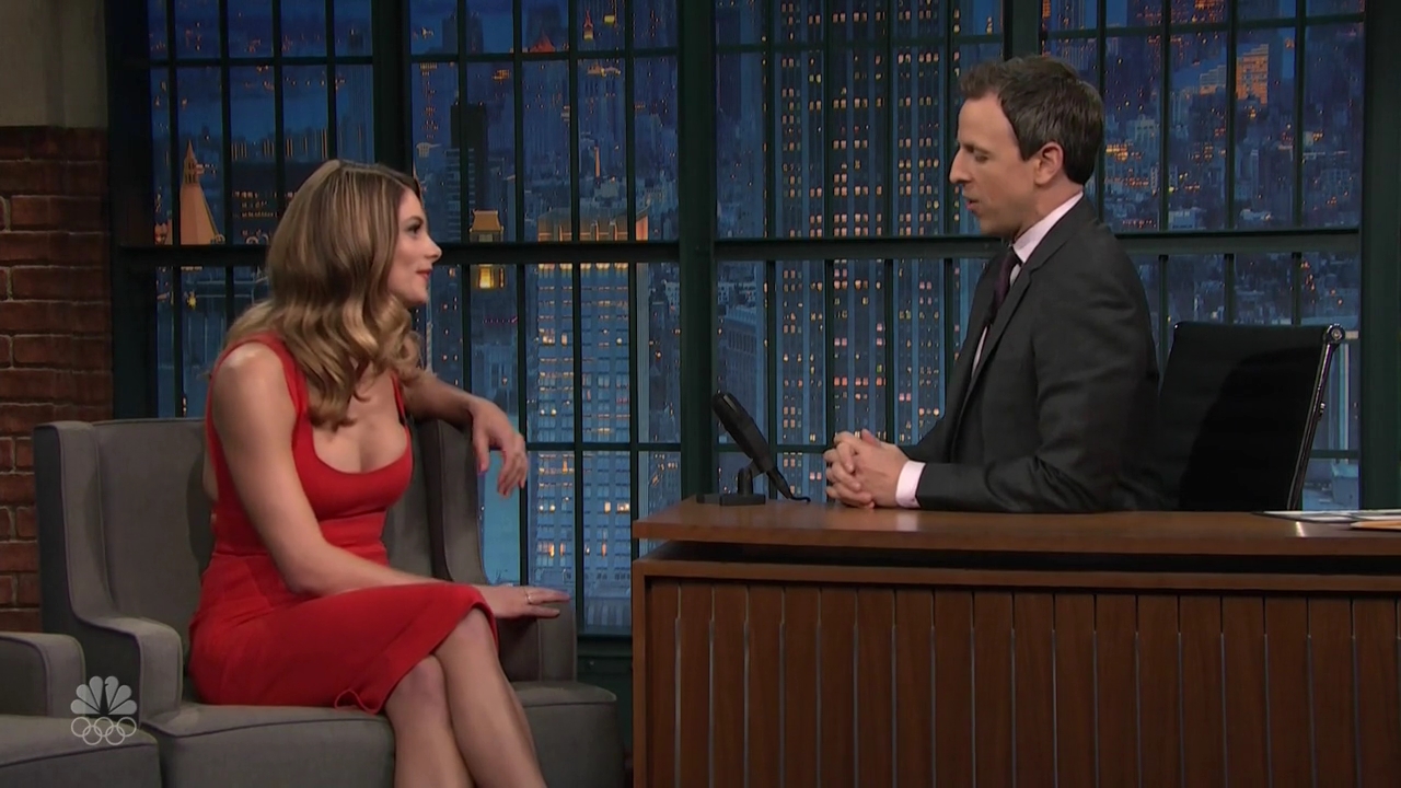 Ashley-Greene-dot_nl-6april2016LateNightwithSethMeyers0138.jpg