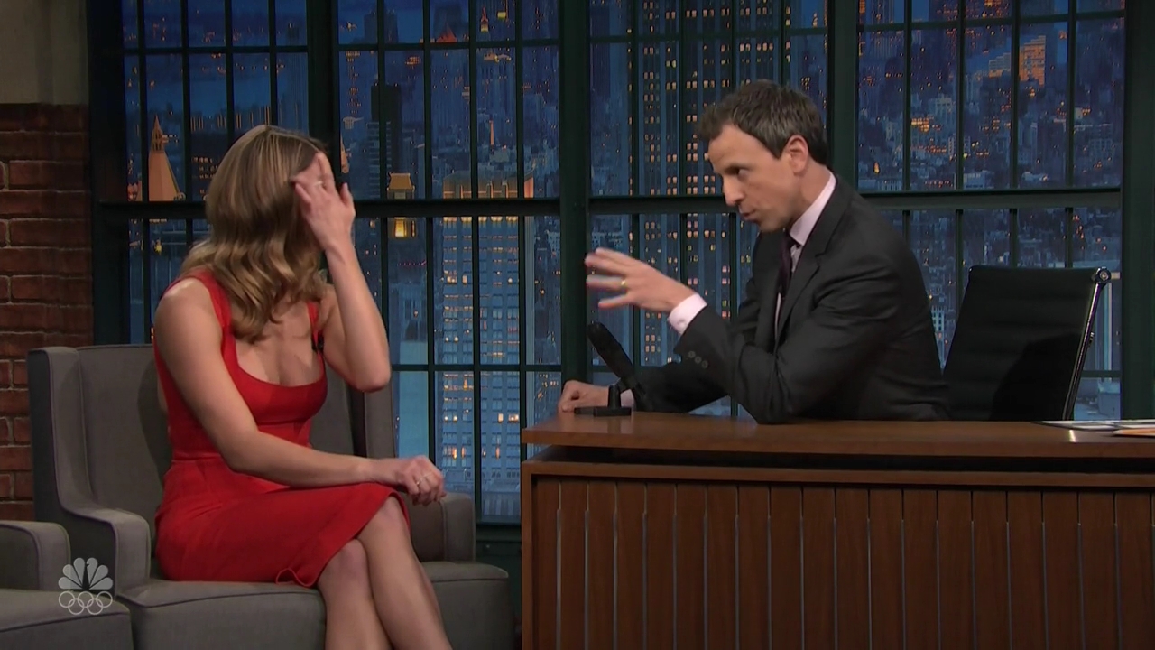 Ashley-Greene-dot_nl-6april2016LateNightwithSethMeyers0144.jpg