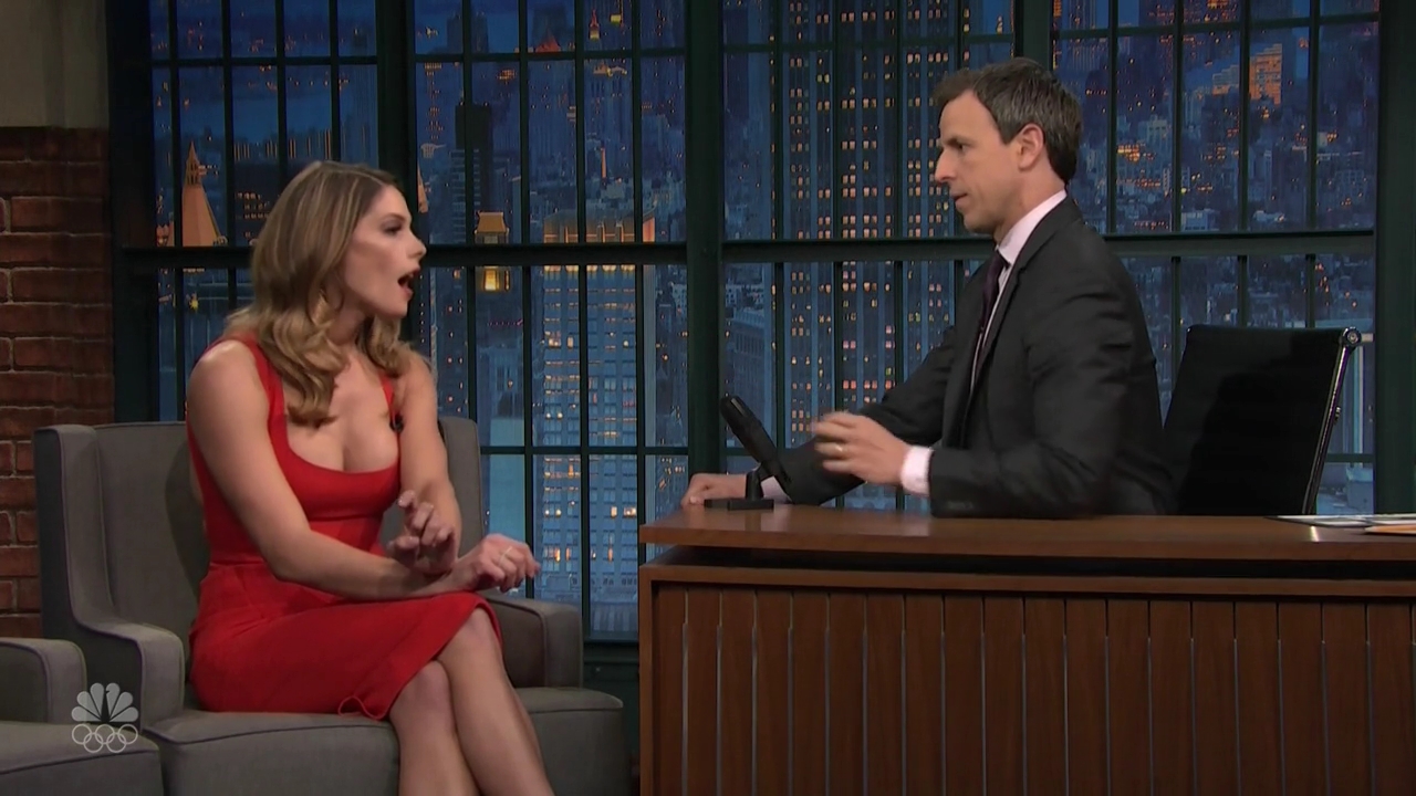 Ashley-Greene-dot_nl-6april2016LateNightwithSethMeyers0147.jpg