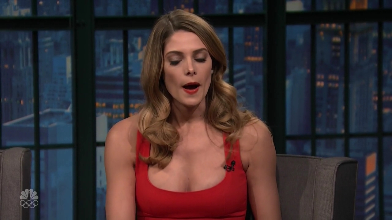 Ashley-Greene-dot_nl-6april2016LateNightwithSethMeyers0151.jpg