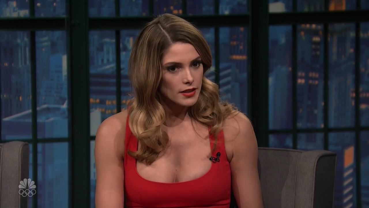 Ashley-Greene-dot_nl-6april2016LateNightwithSethMeyers0153.jpg