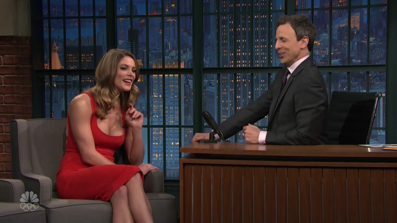 Ashley-Greene-dot_nl-6april2016LateNightwithSethMeyers0162.jpg