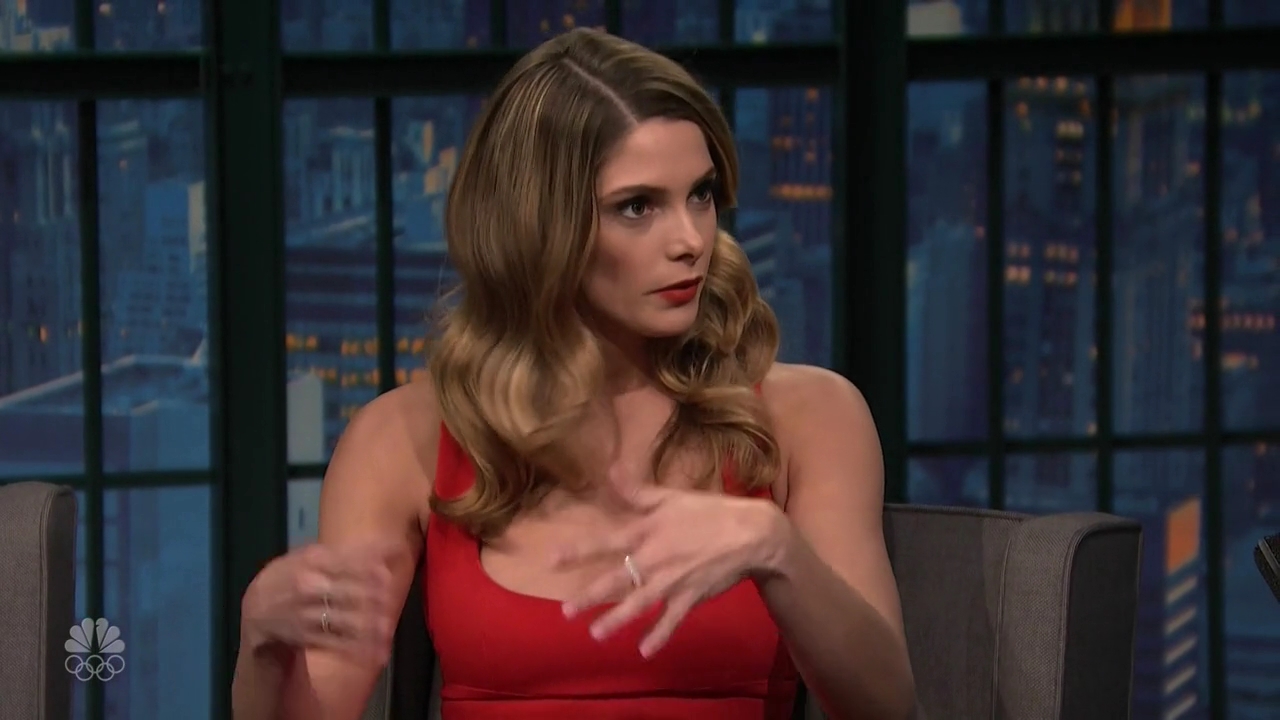 Ashley-Greene-dot_nl-6april2016LateNightwithSethMeyers0178.jpg