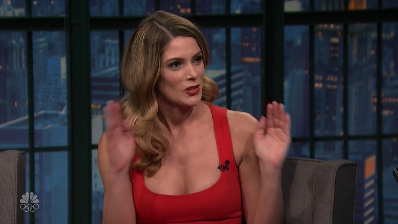 Ashley-Greene-dot_nl-6april2016LateNightwithSethMeyers0193.jpg