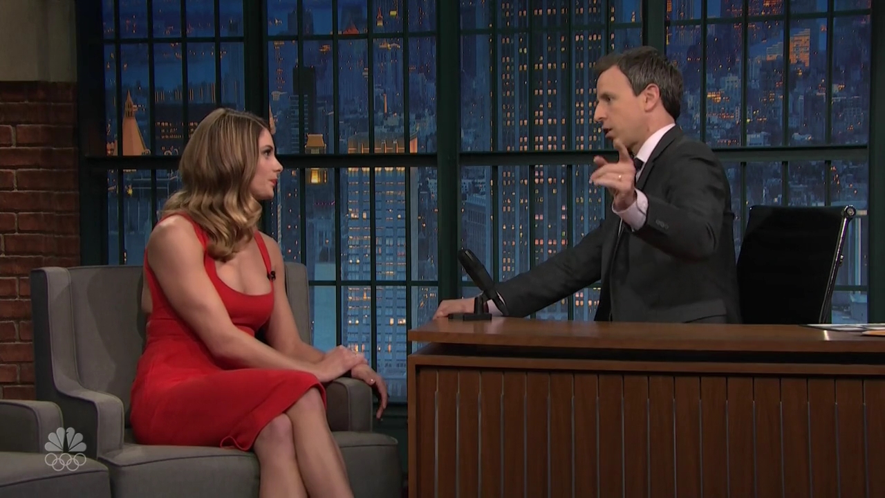 Ashley-Greene-dot_nl-6april2016LateNightwithSethMeyers0219.jpg
