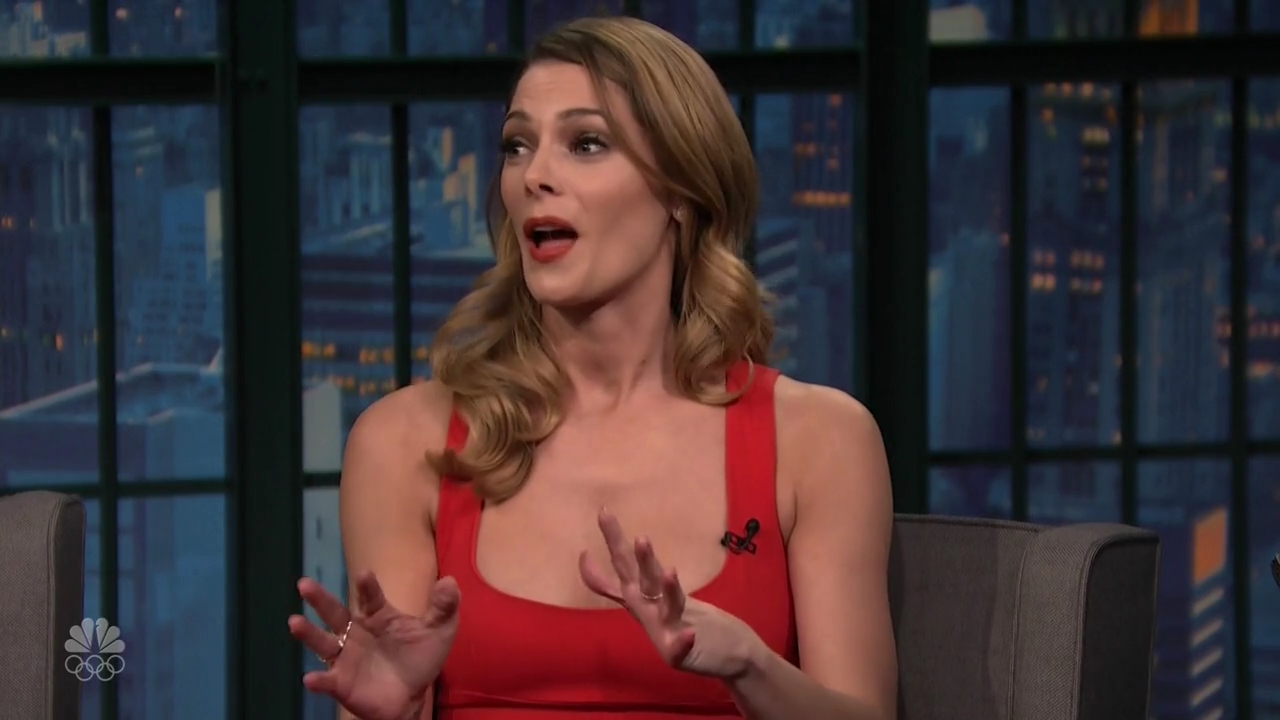 Ashley-Greene-dot_nl-6april2016LateNightwithSethMeyers0242.jpg